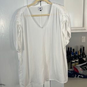 Beautiful white CAbi blouse